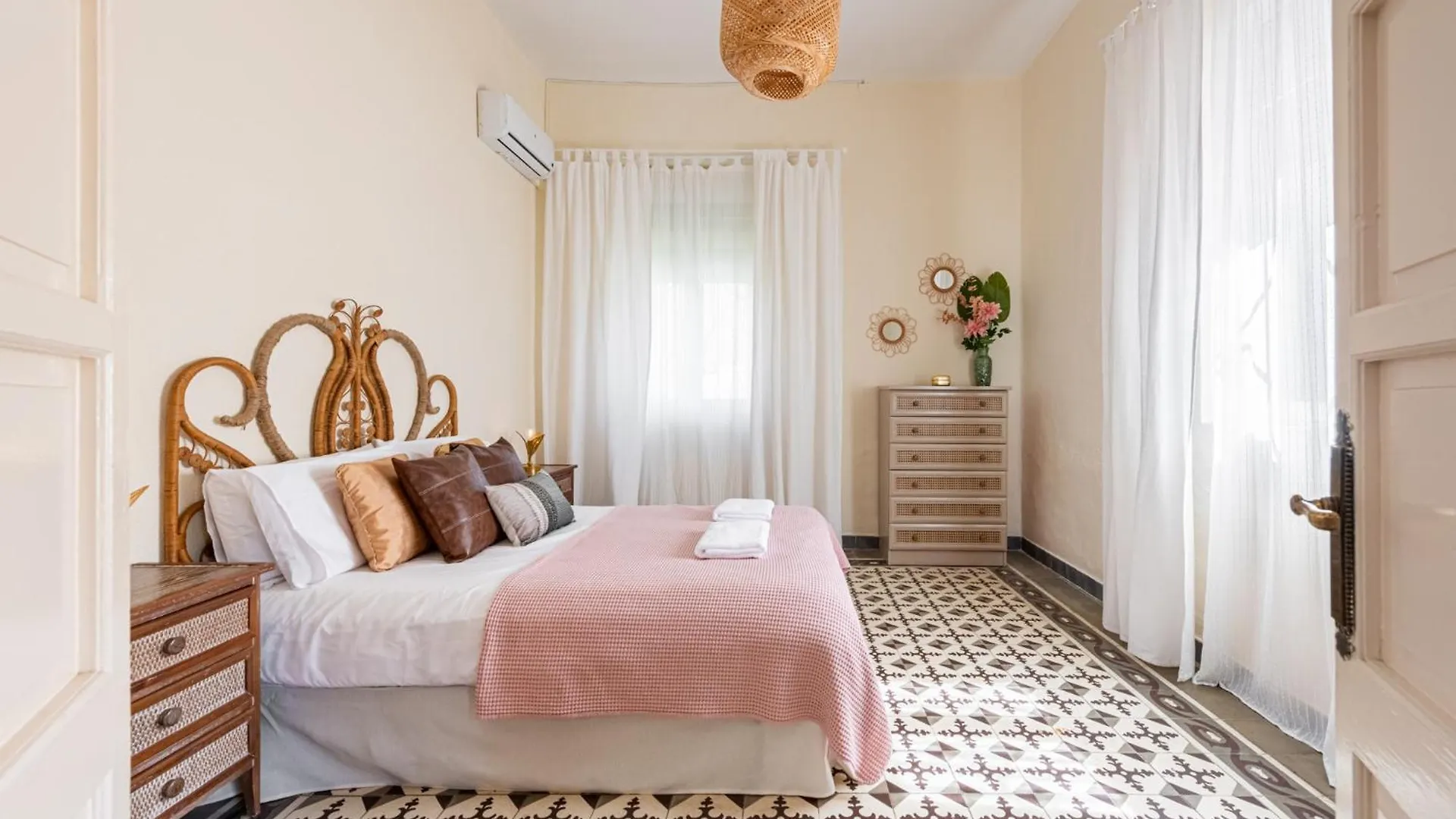 Chalet Beautiful Villa With Pool Malaga Spain