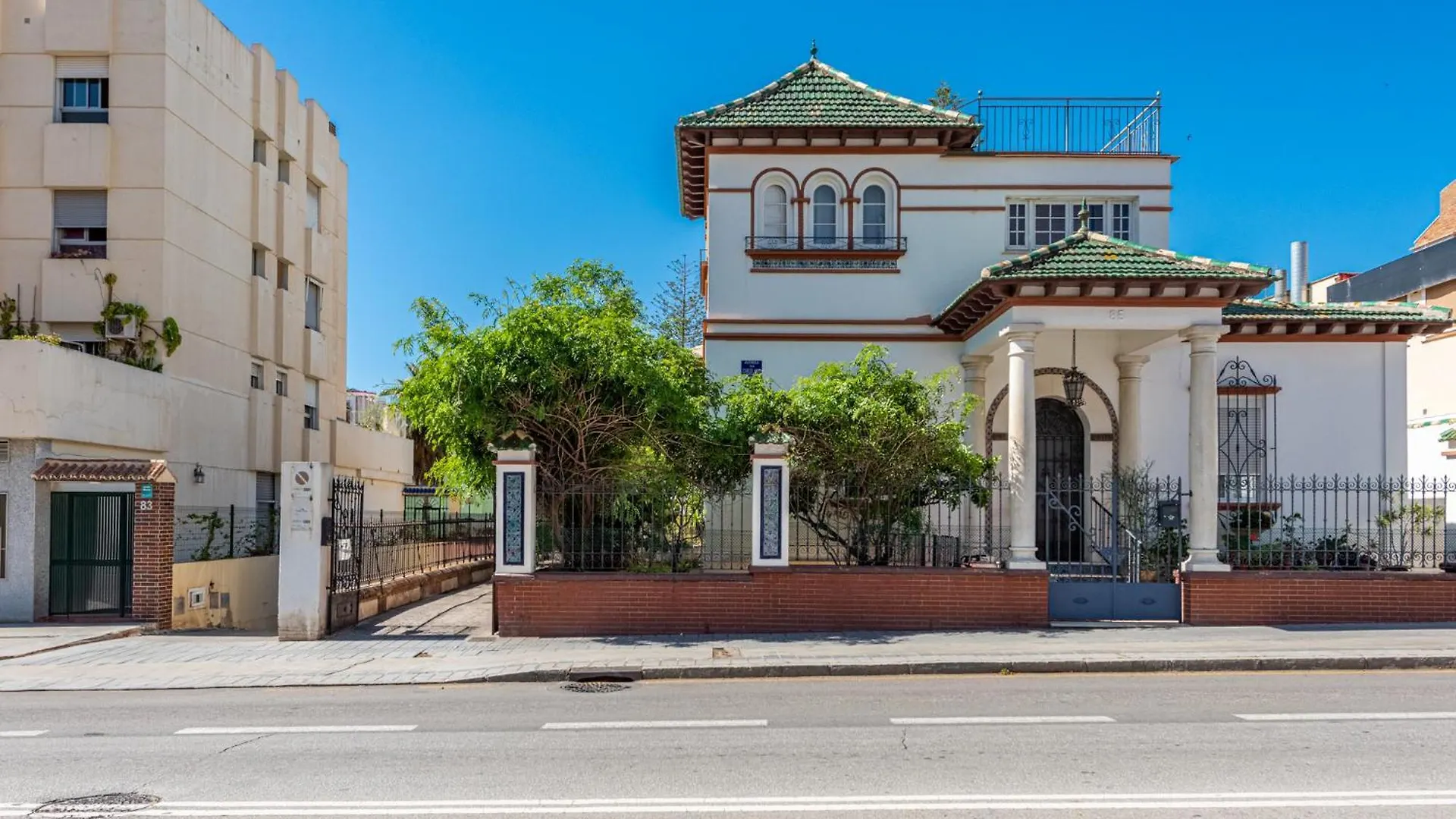 Beautiful Villa With Pool Malaga Spain